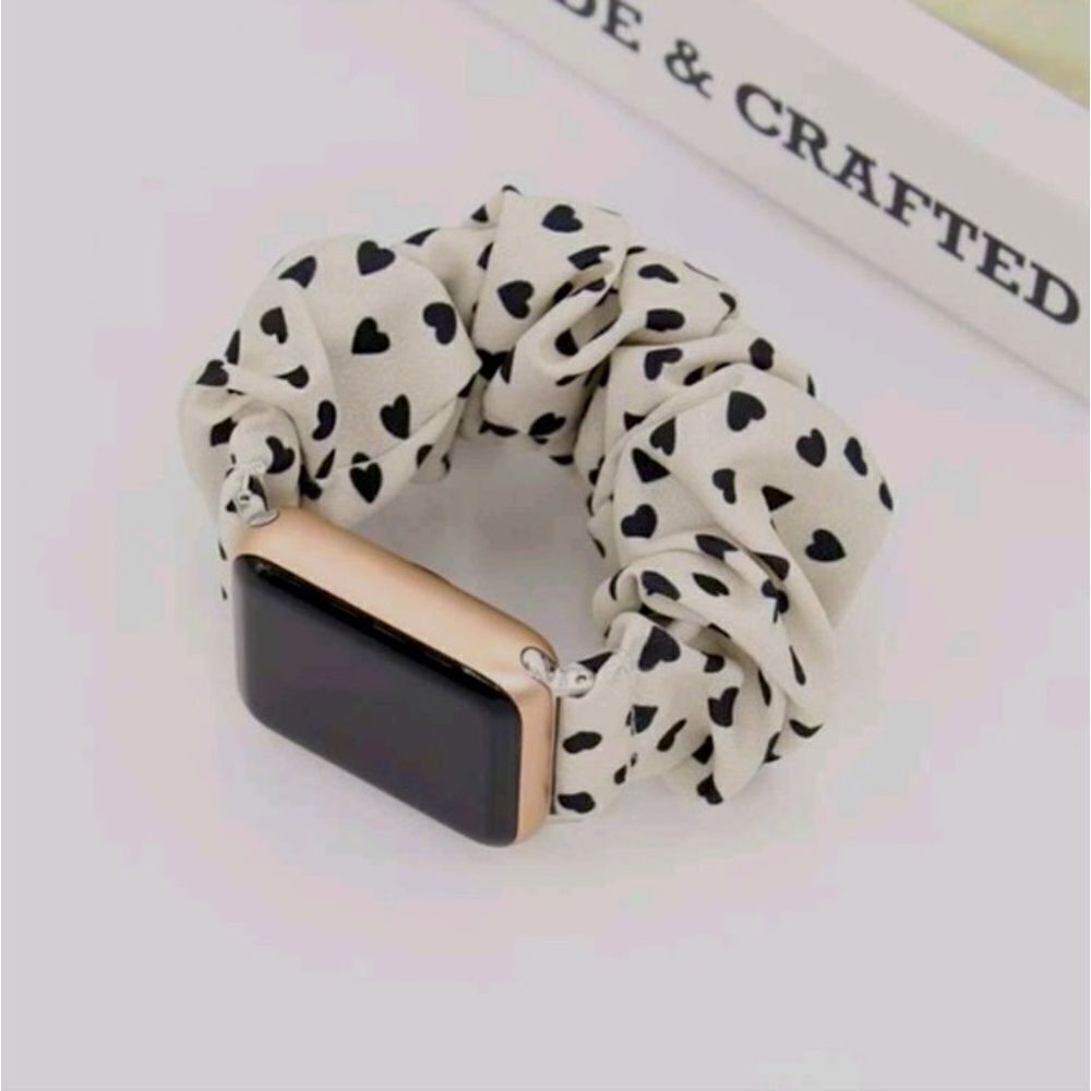 Heart Scrunchie Apple Watch Band - Picture 4 of 7